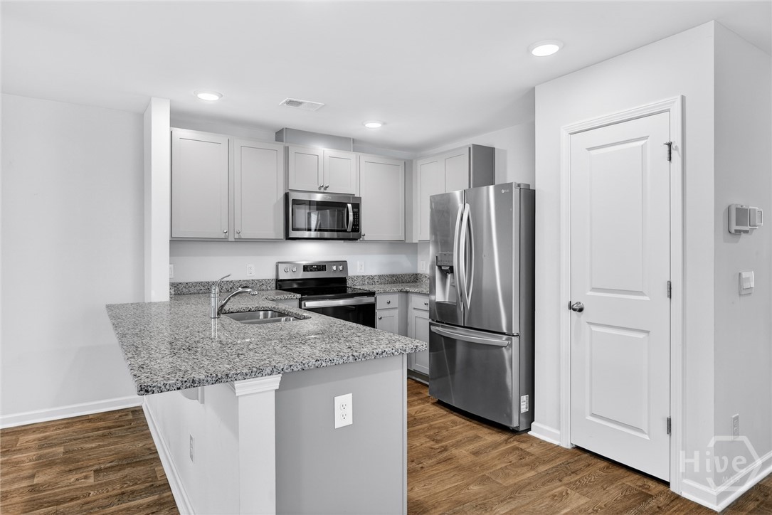 215 Coneflower Road Bloomingdale, GA 31302 - Photo 5 of 36