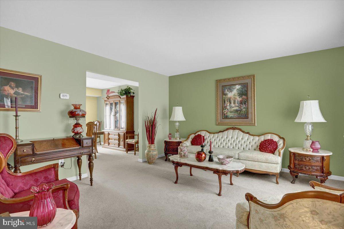 304 Roxberry Drive Reading, PA 19608 - Photo 5 of 34