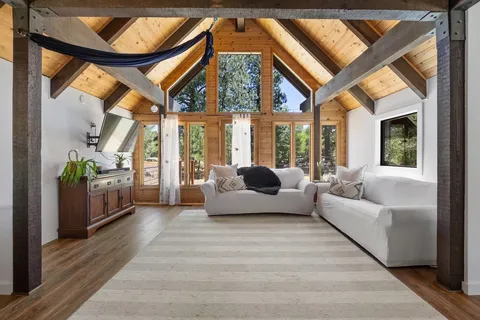 $1,233,000 | 15031 Glenshire Drive, Truckee, CA 96161