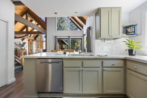 $1,233,000 | 15031 Glenshire Drive, Truckee, CA 96161