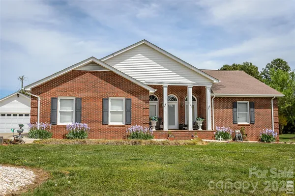 front view of house with a yard