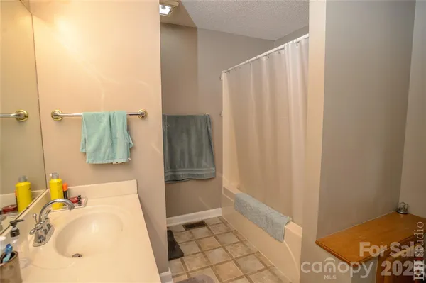 $379,500 | 5146 Olde School Drive, Hickory, NC 28602