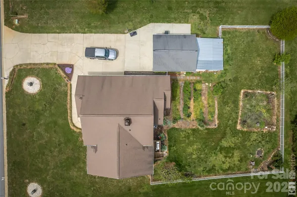 $379,500 | 5146 Olde School Drive, Hickory, NC 28602