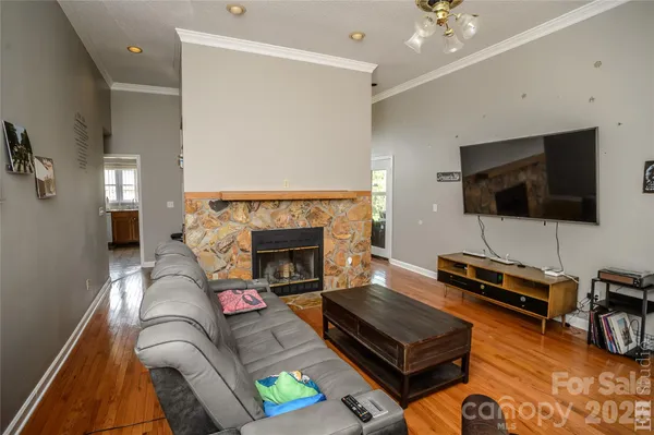 $379,500 | 5146 Olde School Drive, Hickory, NC 28602