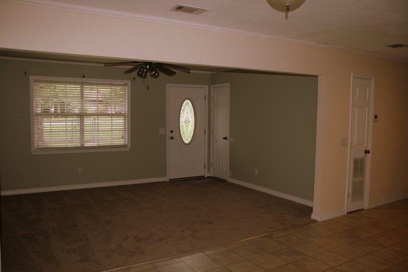 147 Juniper Lake Road DeFuniak Springs, FL 32433 - Photo 4 of 10 IMG_9701