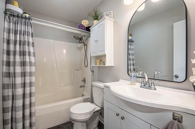 $599,900 | 9293 76th Avenue, Hudsonville, MI 49426