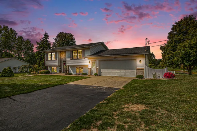 $599,900 | 9293 76th Avenue, Hudsonville, MI 49426