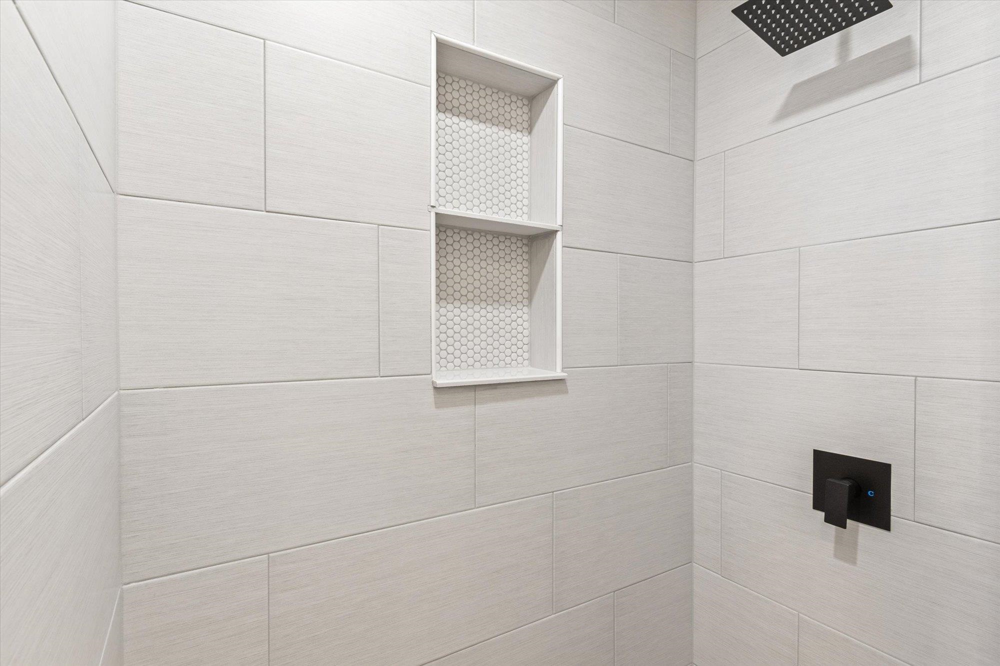 28 Sebastian Avenue St. Augustine, FL 32084 - Photo 13 of 24 a bathroom with a shower