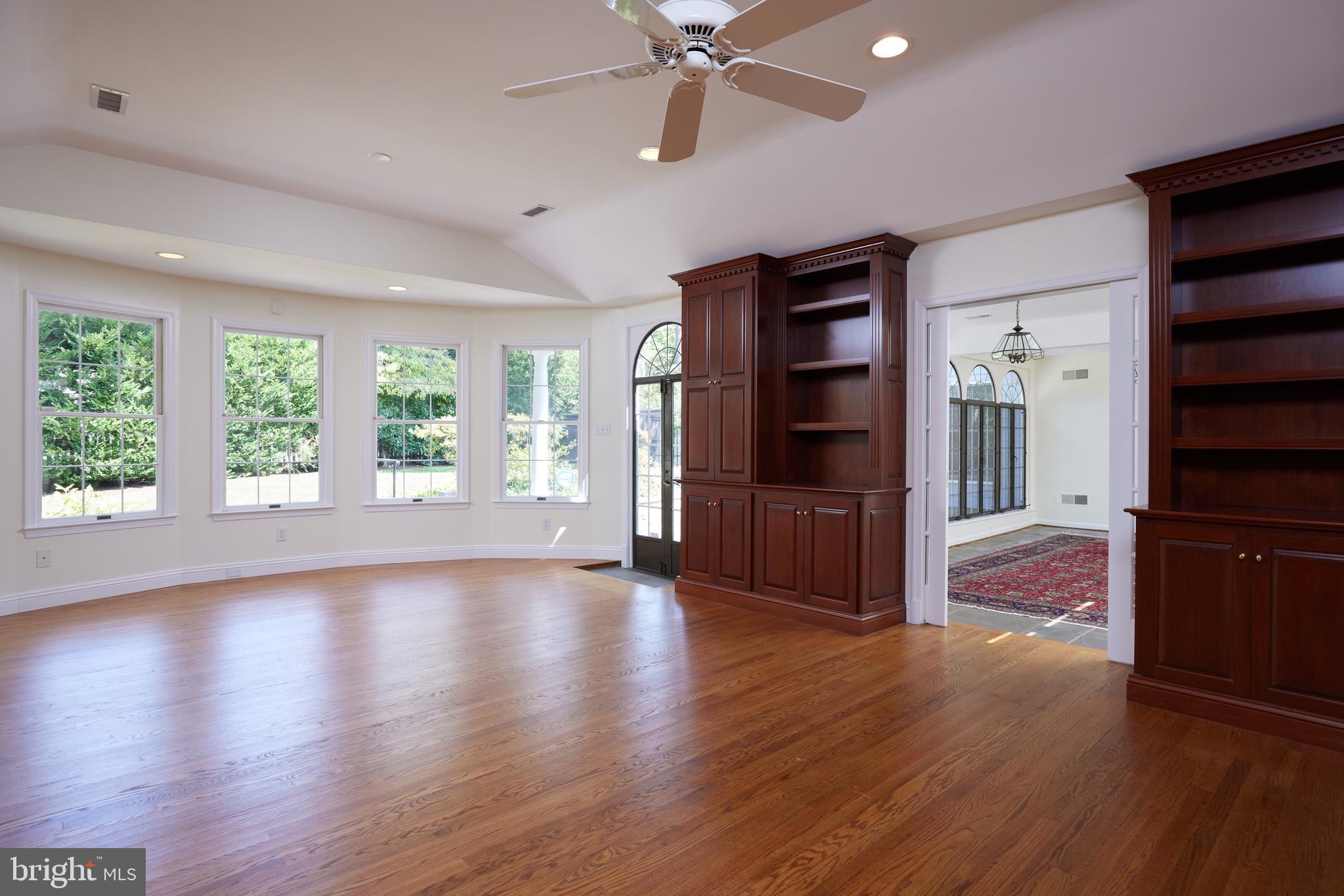 6615 Rannoch Road Bethesda, MD 20817 - Photo 11 of 52