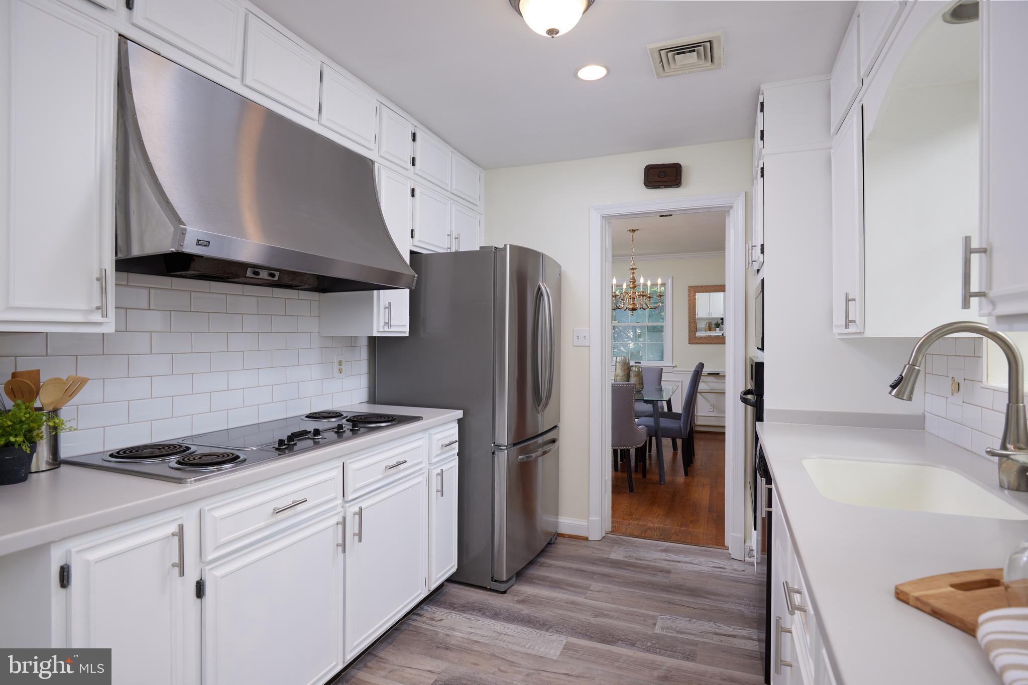 6615 Rannoch Road Bethesda, MD 20817 - Photo 17 of 52