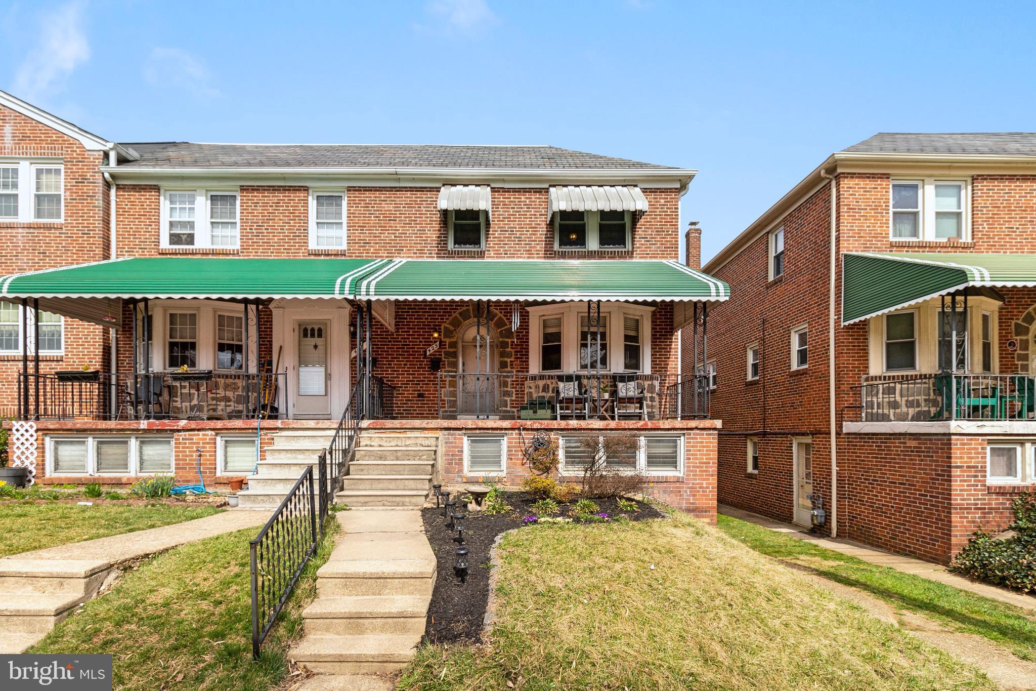 425 Academy Road Baltimore, MD 21228 - Photo 1 of 31 Front View