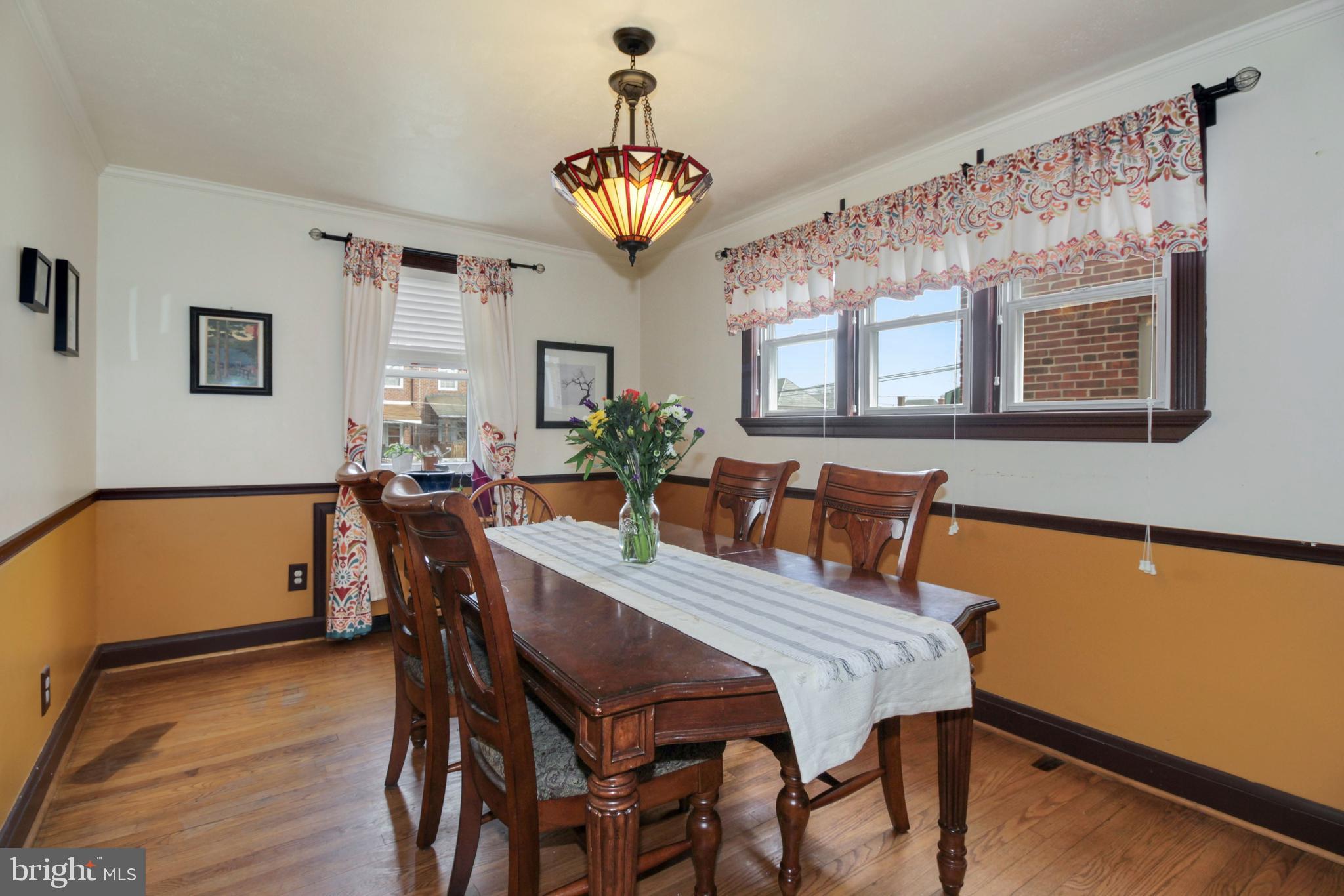 425 Academy Road Baltimore, MD 21228 - Photo 9 of 31 Dining Room