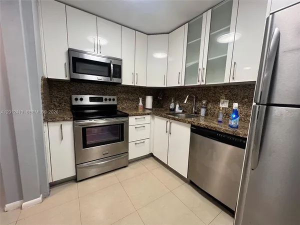 $2,000 | 1801 South Ocean Drive, Unit 535, Hallandale Beach, FL 33009