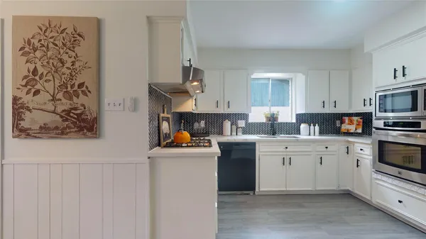 $2,895 | 811 Devonport Lane, Seabrook, TX 77586