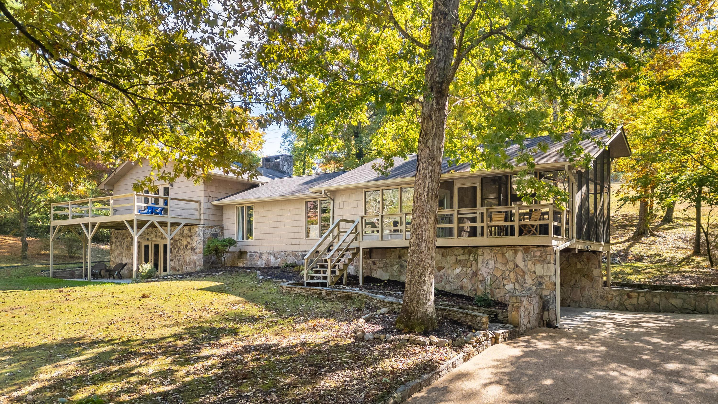 3822 Kings Road Chattanooga, TN 37416 - Photo 1 of 64 Fall at 3822 Kings Rd
