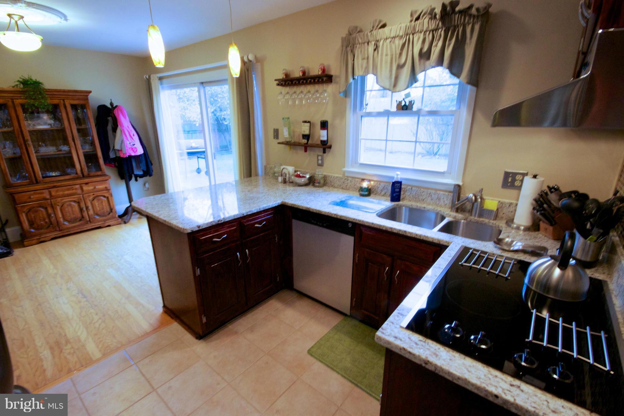13133 Poplar Tree Road Fairfax, VA 22033 - Photo 9 of 25 Kitchen
