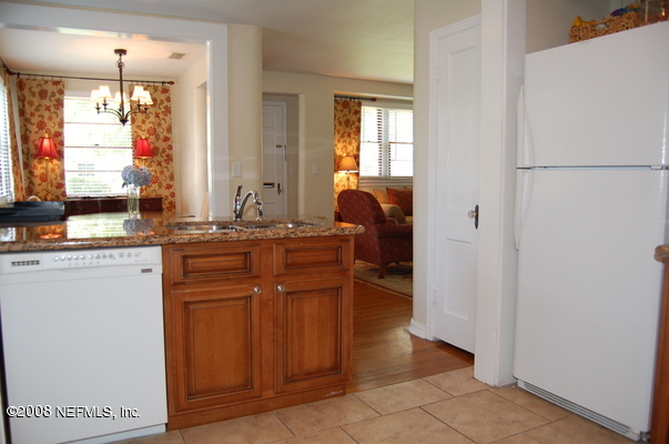 1552 Charon Road Jacksonville, FL 32205 - Photo 4 of 17 Kitchen