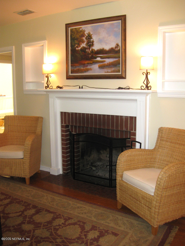 1552 Charon Road Jacksonville, FL 32205 - Photo 9 of 17 Family Room