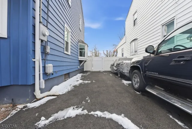 $3,050 | 43 Freeman Street, Woodbridge, NJ 07095