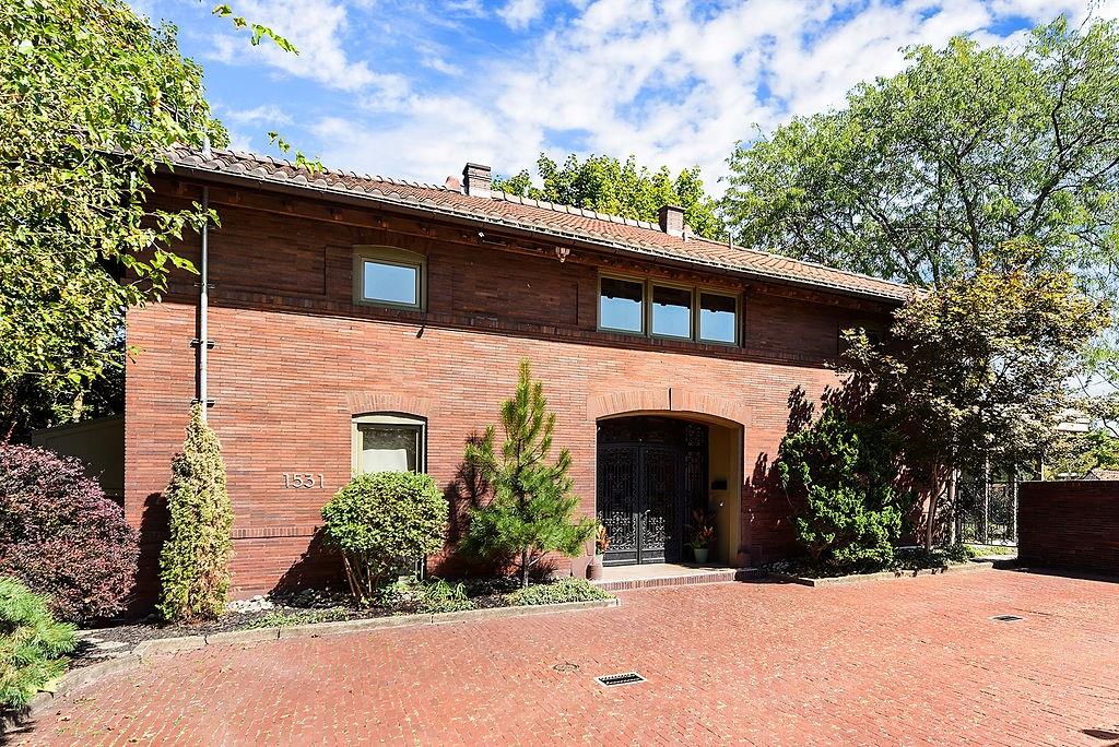 1531 Scott Lane Pittsburgh, PA 15217 - Photo 1 of 49