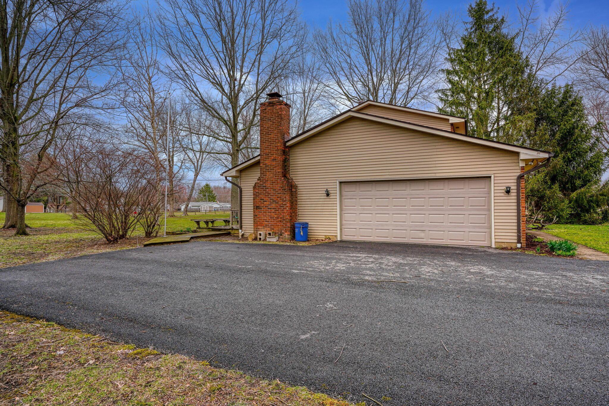 13657 Olde Post Road Pickerington, OH 43147 - Photo 9 of 65 13657 Olde Post Rd (8)