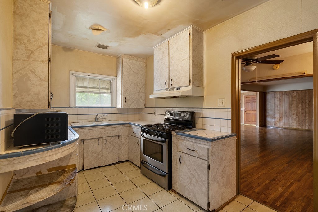 5227 Hammill Road El Monte, CA 91732 - Photo 12 of 51 Kitchen