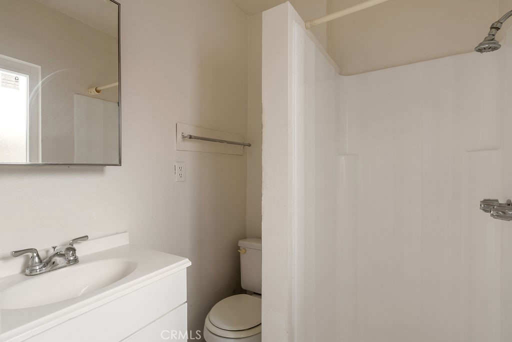 5227 Hammill Road El Monte, CA 91732 - Photo 32 of 51 Vacant Unit Bathroom