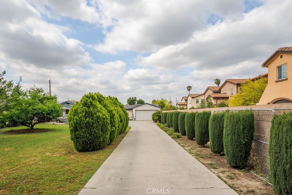 5227 Hammill Road El Monte, CA 91732 - Photo 44 of 51 Long Driveway