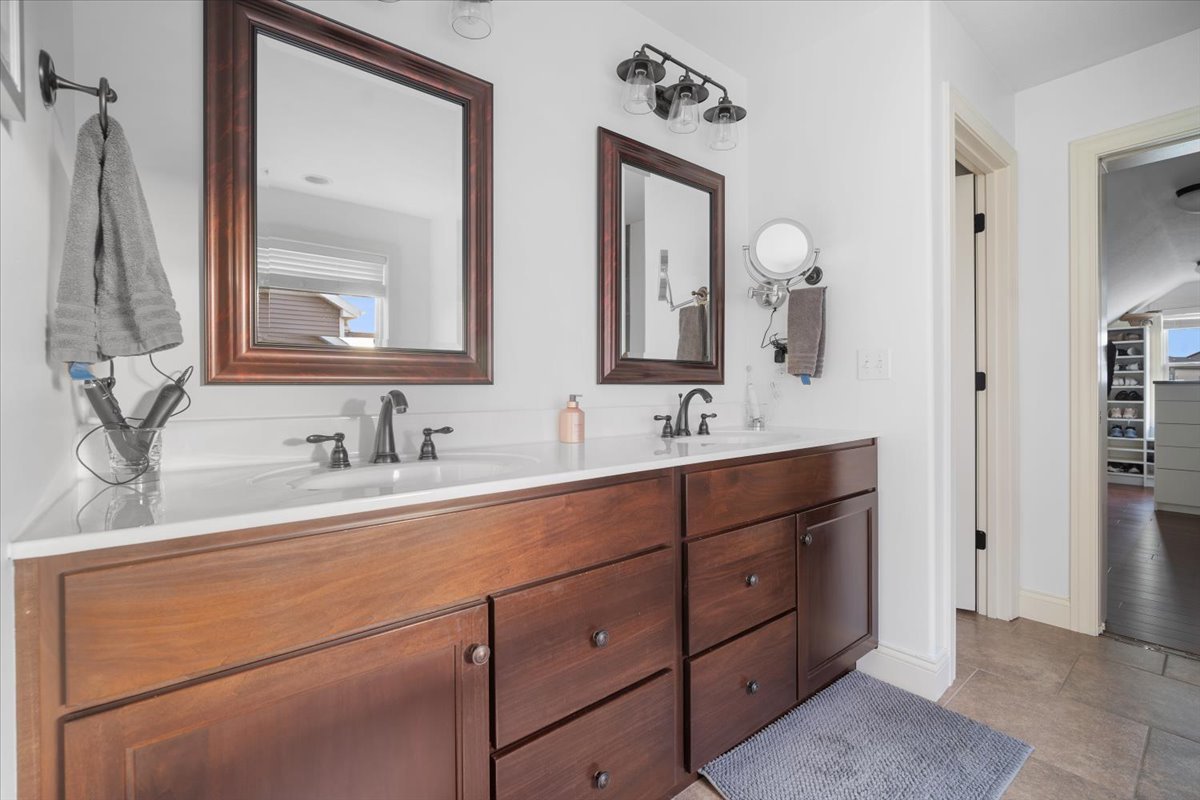 5204 Longfield Road Bloomington, IL 61705 - Photo 23 of 49 Gallery Image 23