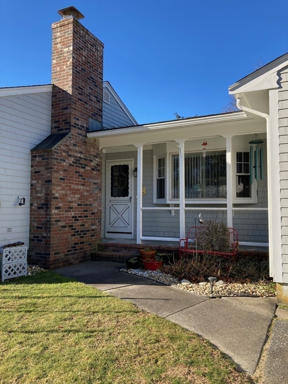 17 Brookside Drive Acushnet, MA 02743 - Photo 35 of 41 front view of a house