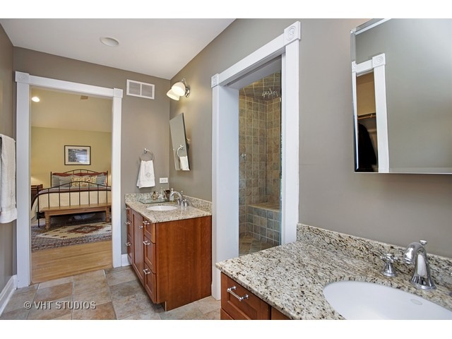2049 Illinois Road Northbrook, IL 60062 - Photo 8 of 19