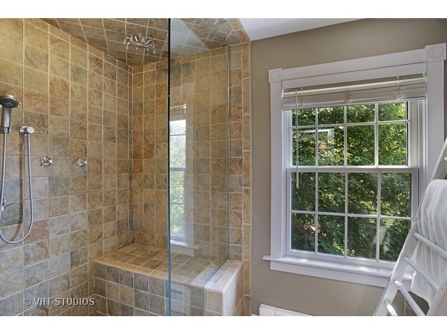 2049 Illinois Road Northbrook, IL 60062 - Photo 9 of 19