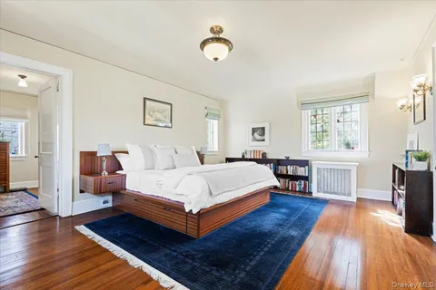 $1,650,000 | 8 Club Way, Hartsdale, NY 10530