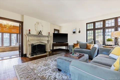 $1,650,000 | 8 Club Way, Hartsdale, NY 10530