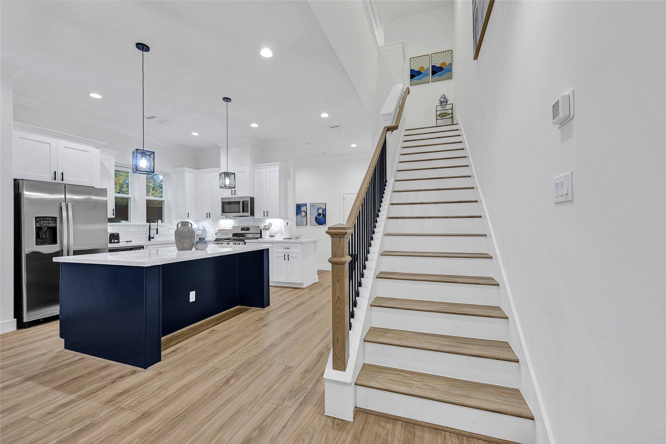 3557 Seabrook Street Houston, TX 77021 - Photo 18 of 37 a room with a sink a washer and dryer