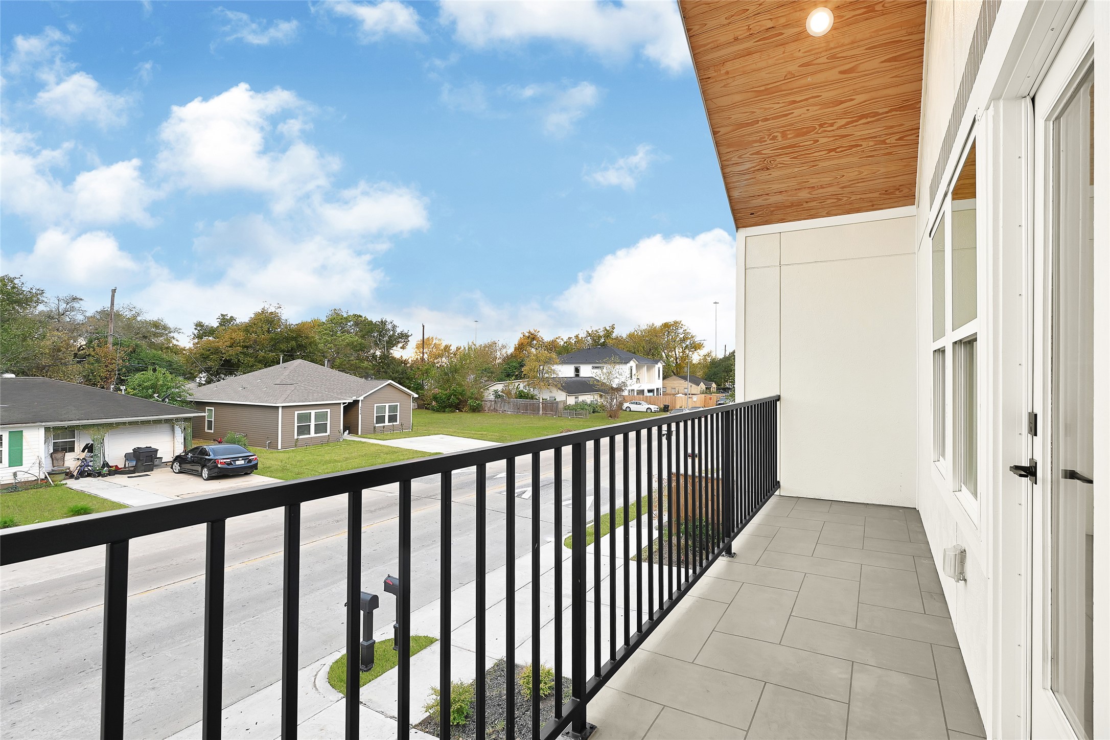 3557 Seabrook Street Houston, TX 77021 - Photo 24 of 37 a view of city from a balcony