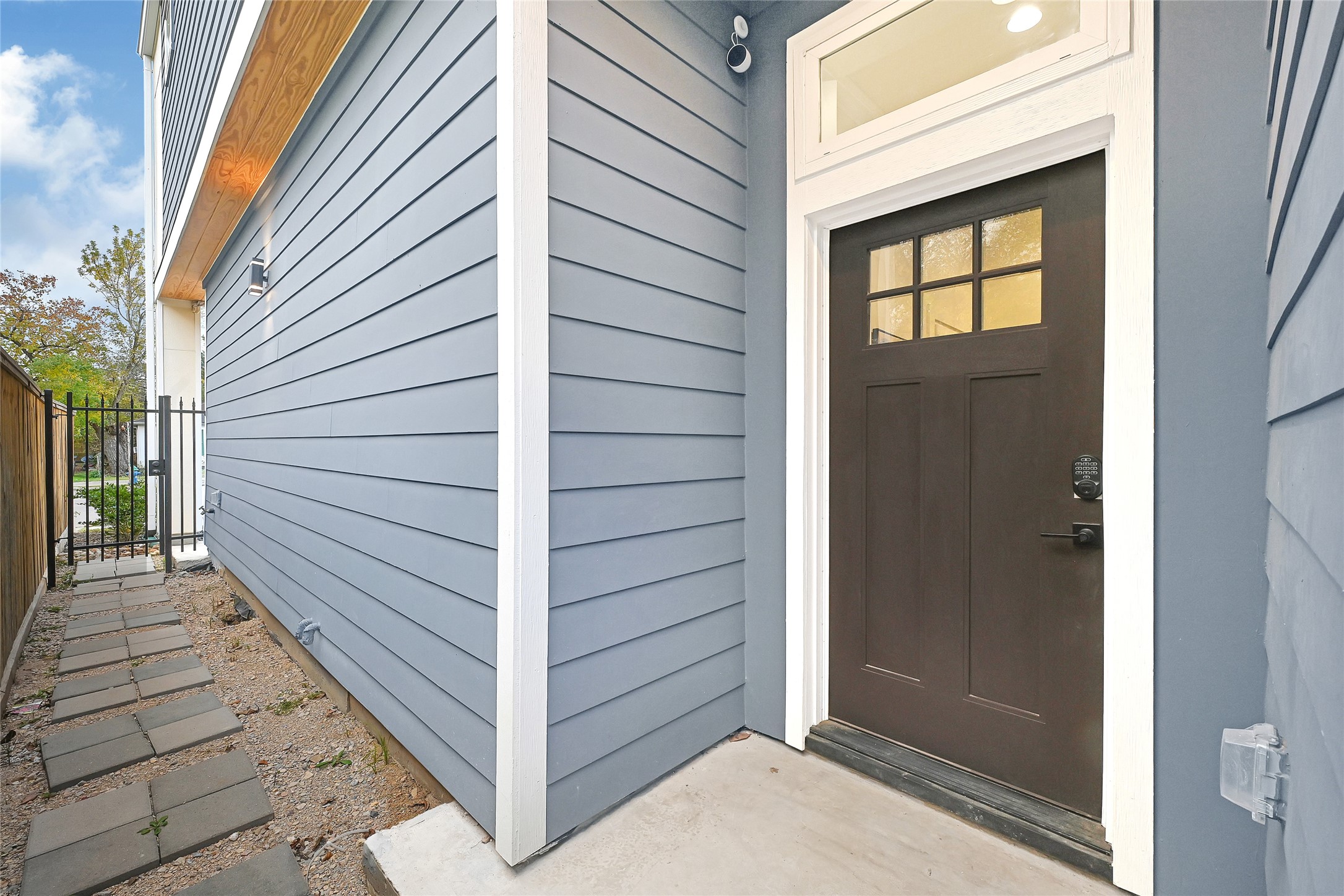 3557 Seabrook Street Houston, TX 77021 - Photo 3 of 37 a view of front door of house