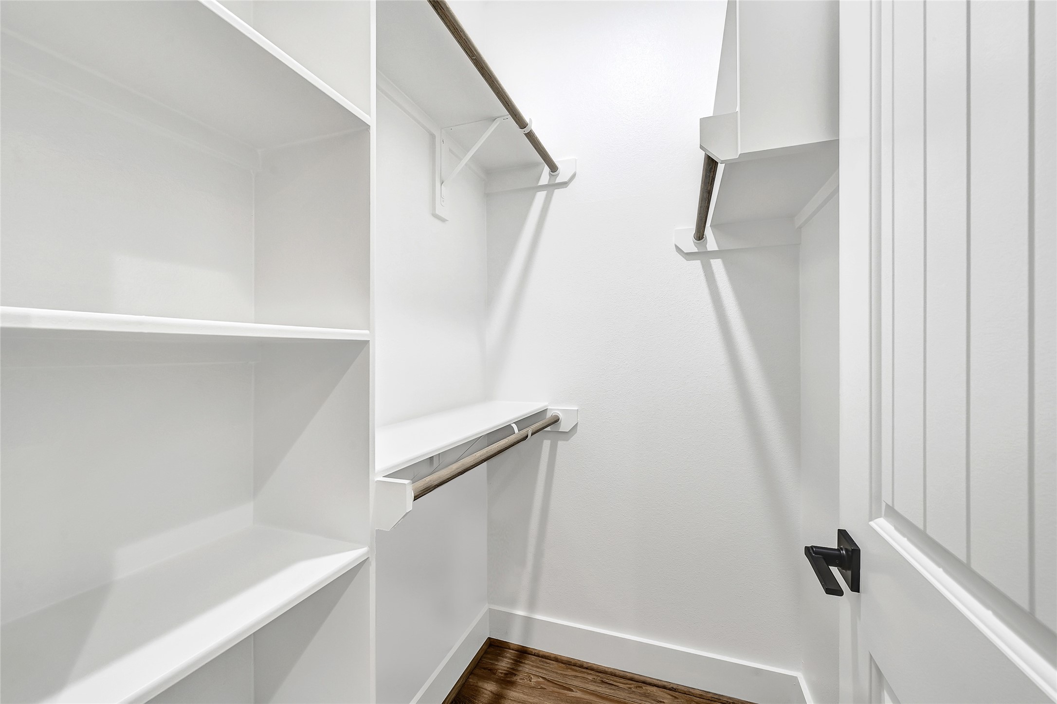 3557 Seabrook Street Houston, TX 77021 - Photo 32 of 37 a view of walk in closet