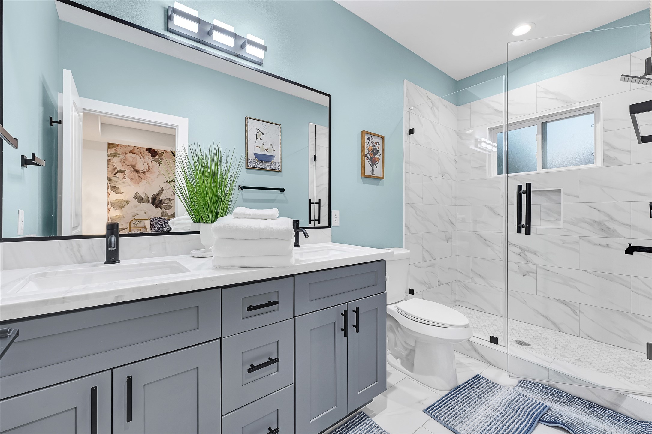 3557 Seabrook Street Houston, TX 77021 - Photo 33 of 37 a bathroom with a granite countertop sink mirror and toilet