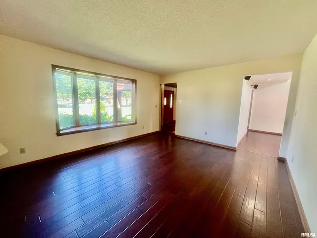 $399,900 | 9 Brian Drive, Metropolis, IL 62960