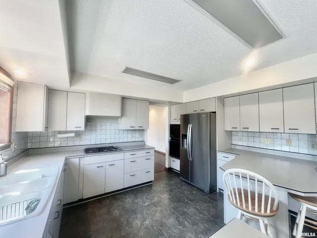 $399,900 | 9 Brian Drive, Metropolis, IL 62960