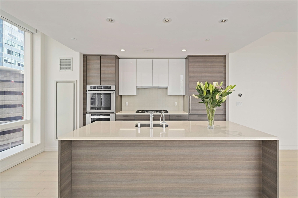 1 Franklin Street, Unit 1004 Boston, MA 02110 - Photo 11 of 40
