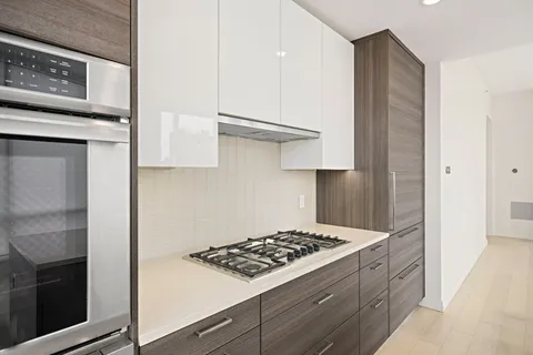 $1,600,000 | 1 Franklin Street, Unit 1004, Boston, MA 02110