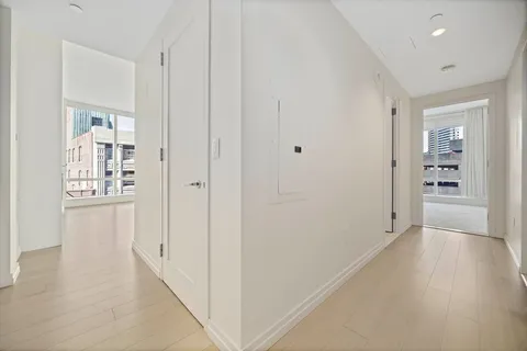 $1,600,000 | 1 Franklin Street, Unit 1004, Boston, MA 02110