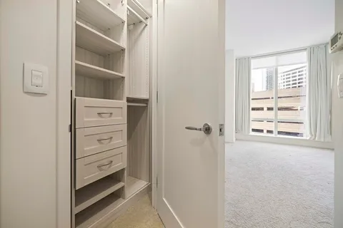 $1,600,000 | 1 Franklin Street, Unit 1004, Boston, MA 02110