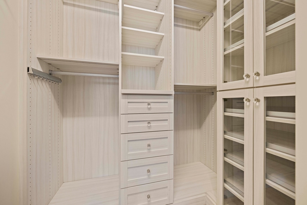 1 Franklin Street, Unit 1004 Boston, MA 02110 - Photo 17 of 40