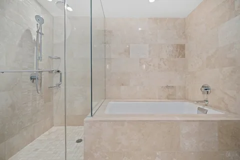 $1,600,000 | 1 Franklin Street, Unit 1004, Boston, MA 02110