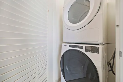 $1,600,000 | 1 Franklin Street, Unit 1004, Boston, MA 02110