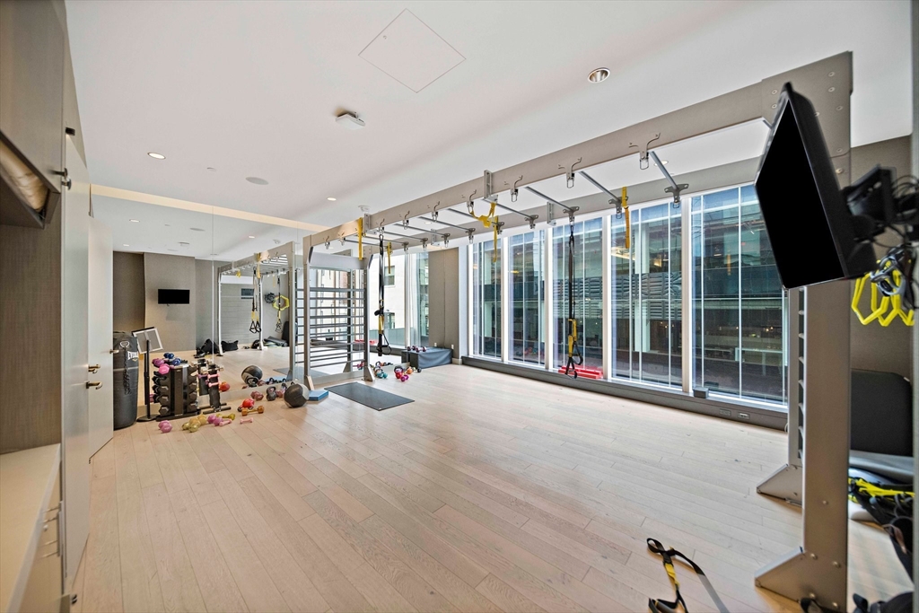 1 Franklin Street, Unit 1004 Boston, MA 02110 - Photo 35 of 40