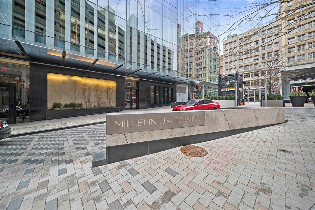 1 Franklin Street, Unit 1004 Boston, MA 02110 - Photo 39 of 40